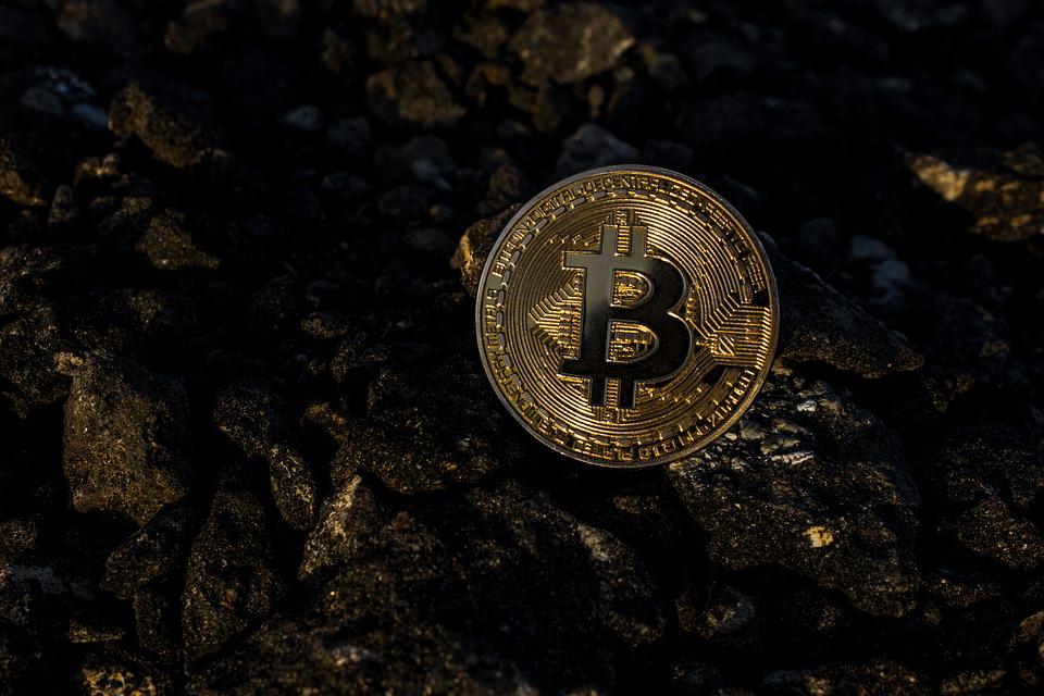 How is cryptocurrency proving to be a double-edged sword in the Ukraine war?